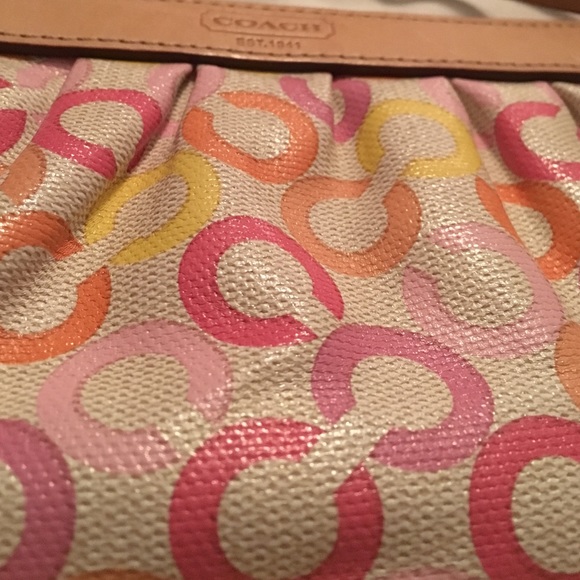 🚫SOLD🚫 Coach Wristlet - Picture 2 of 4