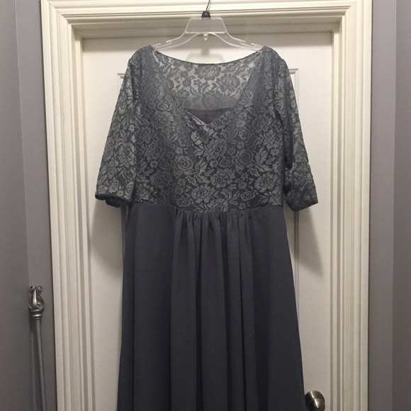 🎉super duper sale🎉 Gray long lace dress