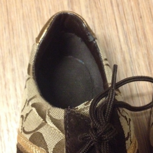 💯 Authentic Coach Shoes!! - Picture 4 of 4