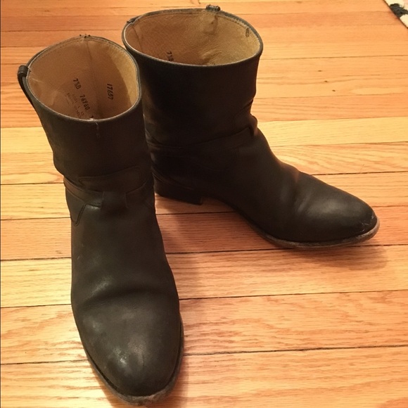 Frye Lindsey Plate black booties
