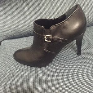 Nine West black leather booties