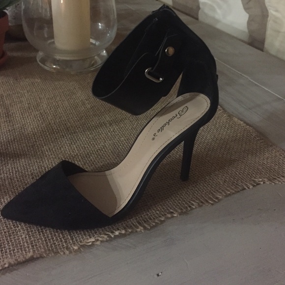 High heel shoes - Picture 2 of 4