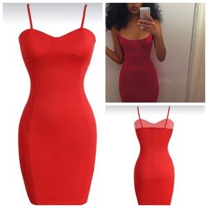 Sexy red strapped body con dresss