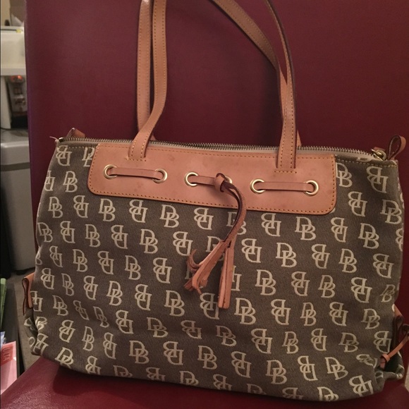 Dooney & Burke signature Tote