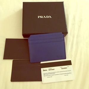 Prada NWT Card holder in Blue. With box!