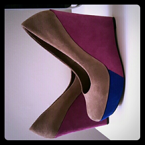 Multi Color Wedge