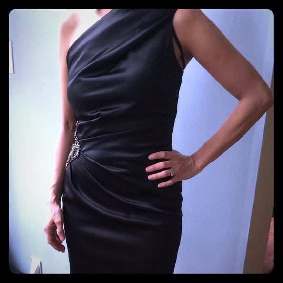 Eliza J Sexy black dress size 6
