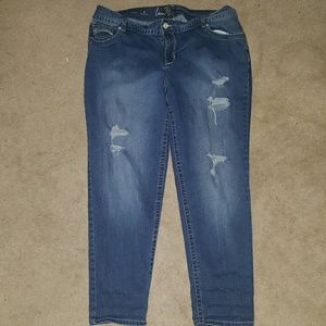 Distressed skinny jeans