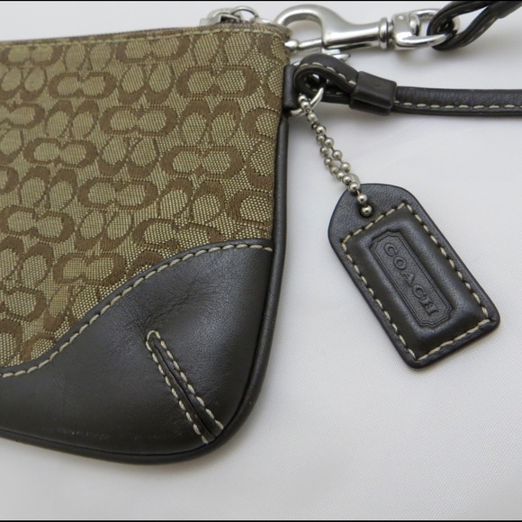 ❌ SOLD ❌ Coach Wristlet - Brown and Tan - Picture 1 of 4