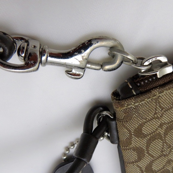 ❌ SOLD ❌ Coach Wristlet - Brown and Tan - Picture 4 of 4