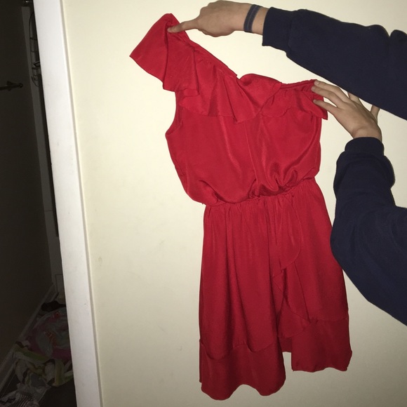 red one shoulder dress