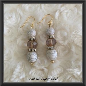 Salt and Pepper Blend Earrings🌹SOLD🌹