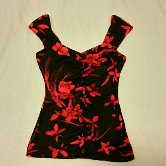 Guess sweetheart top