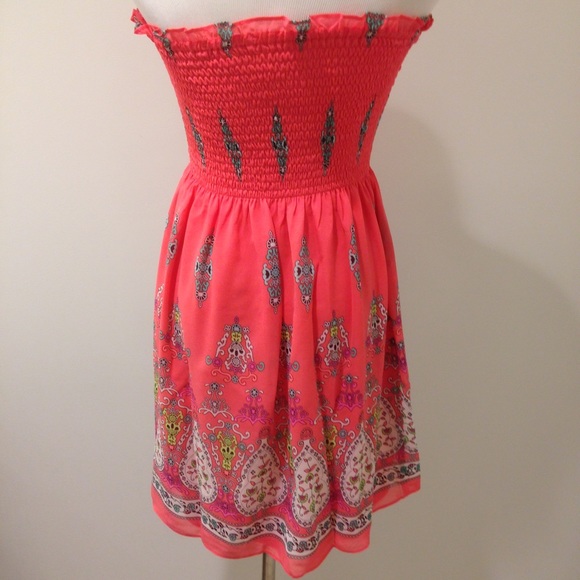 SIZE LARGE ONLY Strapless dress with elastic top. - Picture 4 of 4