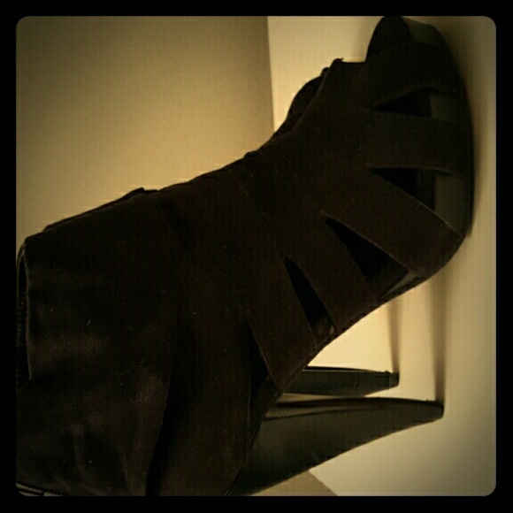 Black Heel