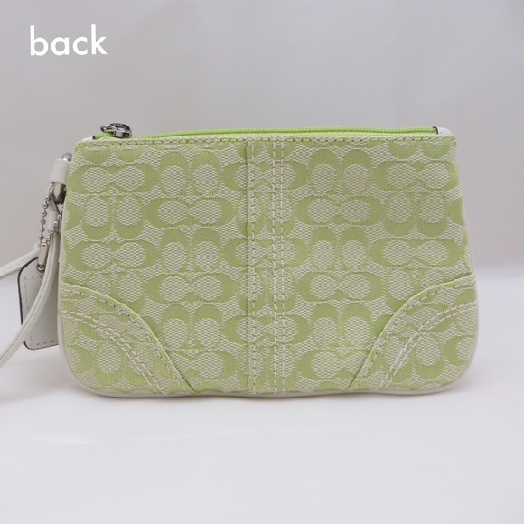 ❌ SOLD! ❌ Coach Wristlet - Green - Picture 3 of 4