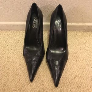 NWOT black Aldo pointy toe pumps