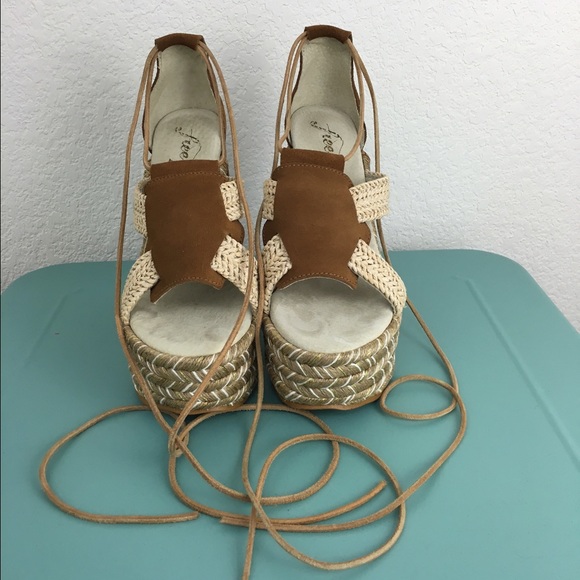 Free people chunk sole an LLR wrap heels