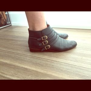 Latigo black leather motorcycle style ankle boots