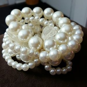 Pearl stretch bracelet