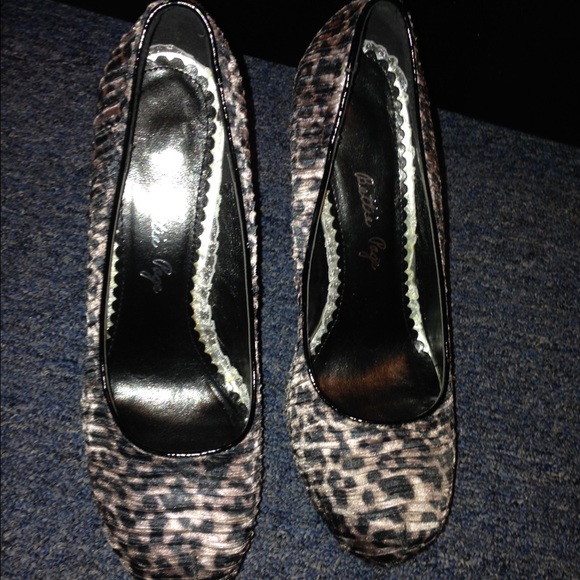 Leopard shoes - Picture 2 of 3