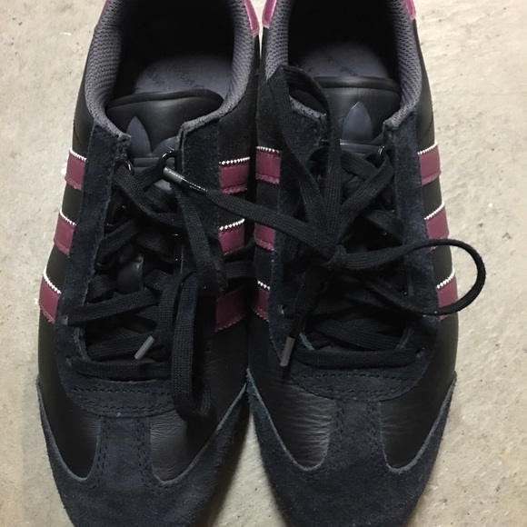 Adidas tennis shoes US size 6