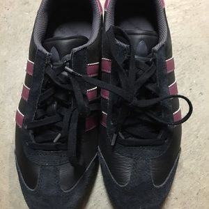 Adidas tennis shoes US size 6