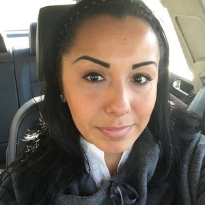 Meet your Posher, Claudia