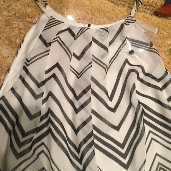 Blouson Chiffon Skater Dress - Picture 2 of 4