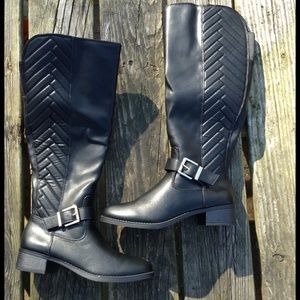 🎉SALE🎉Tall Quilted Black Boots w/Extended Calf