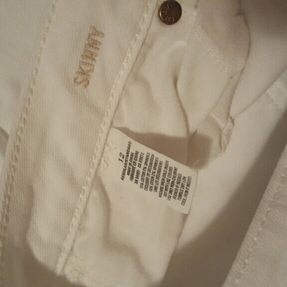 White skinny size 12 American Eagle Jeans