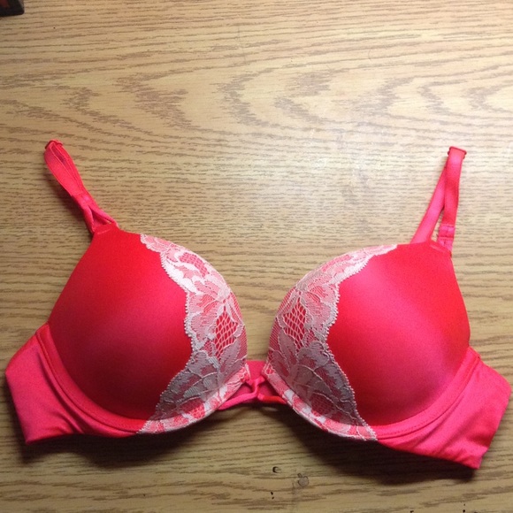 Victoria's Secret miraculous Bombshell bra 34A