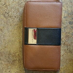Dana Buchman wallet