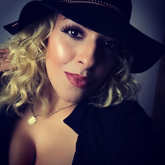 Meet your Posher, Jess - Picture 4 of 8