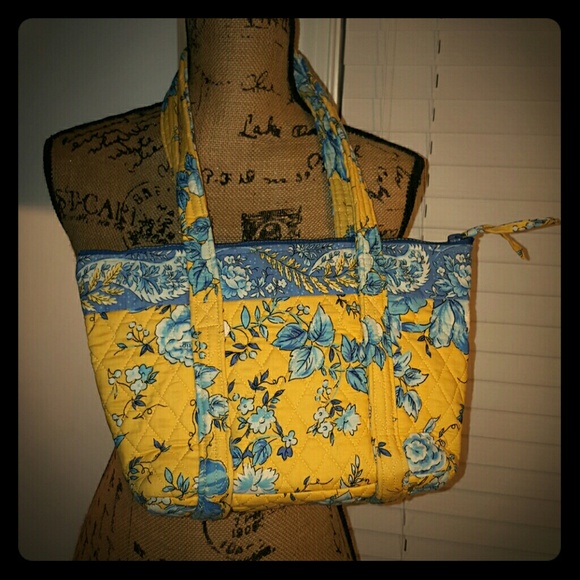 Quilted handbag.