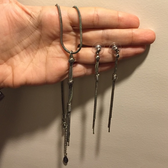 Guess necklace and earring set