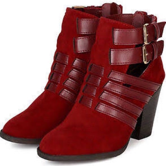 Breckelle's Burgandy/Wine Ankle Boots