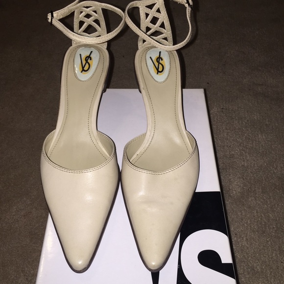 ViaSpiga (VS) Leather Ankle Strap Shoe