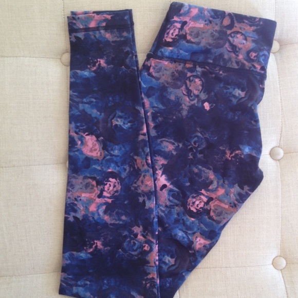Lululemon Wunder Under Pants // Moody Mirage