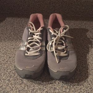 Women's Nike Shox - Size 7.5