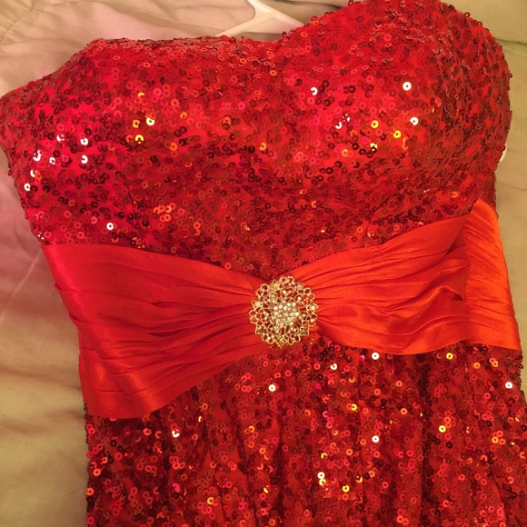 Gorgeous Sequin Red Dress - Picture 2 of 3