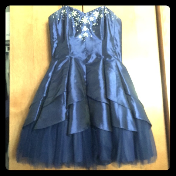 Short navy formal dress size 7/8