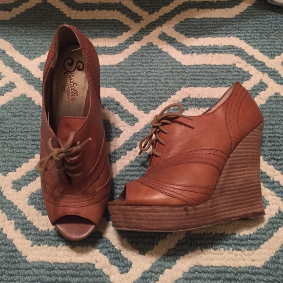 Seychelles cognac wedges
