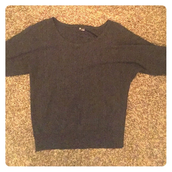 Half sleeve, loose gray shirt