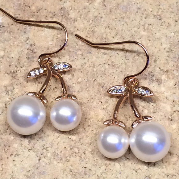 Classic earrings | Charm Design