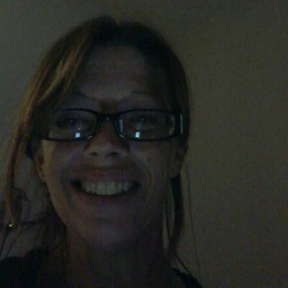 Meet your Posher, Michele - Picture 1 of 1