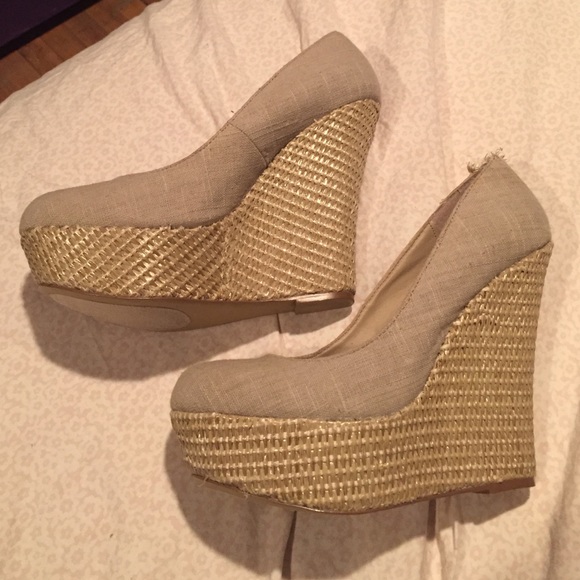 Steve Madden Wedges!