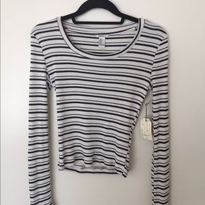 FOREVER 21 LONG SLEEVED TOP