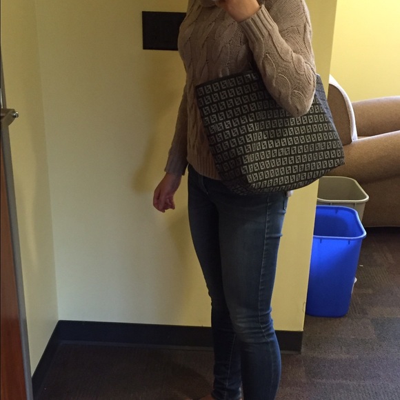 Fendi tote - Picture 3 of 4