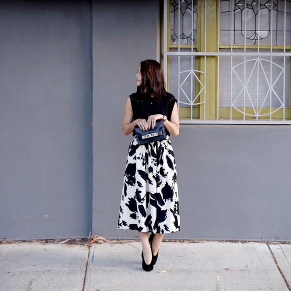 H&M Midi Skirt in Black and White Chic Brushstroke